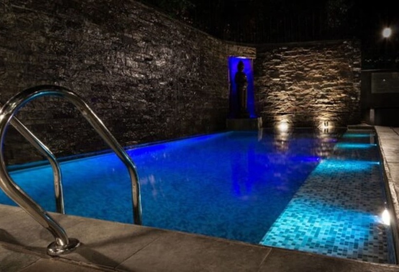 هتل Wyndham Garden Santiago Kennedy