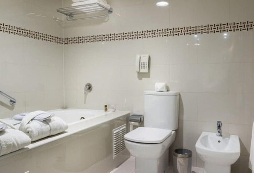 هتل Wyndham Garden Santiago Kennedy