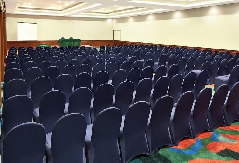 هتل Manado Tateli Resort And Convention