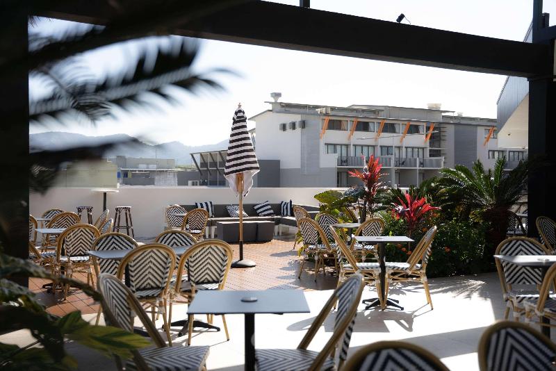 Отель The Benson