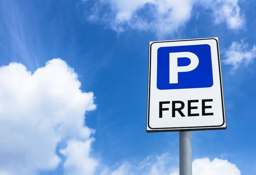 هتل Xecutive Inn And Suites