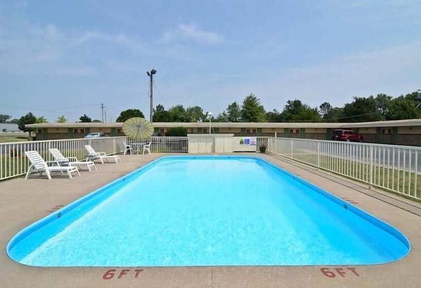 فندق Americas Best Value Inn Iola