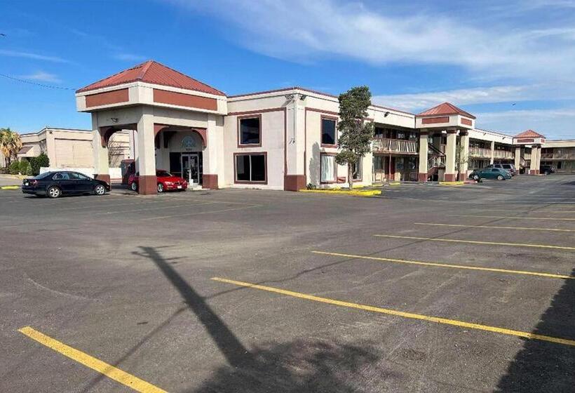 هتل Baymont By Wyndham Odessa University Area