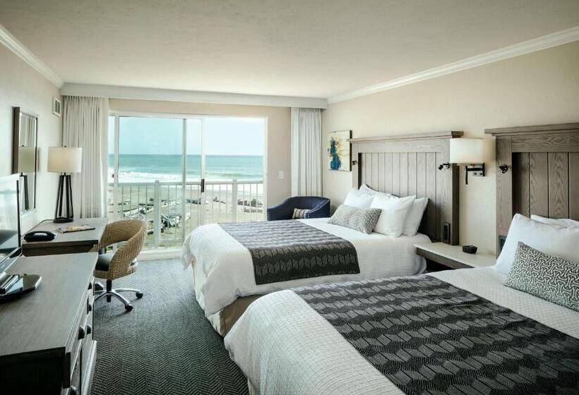 فندق Beachfront Inn