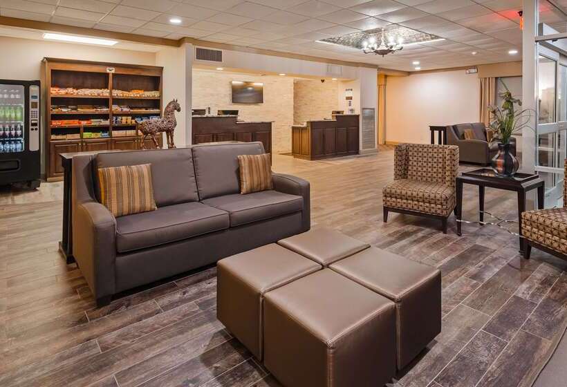 هتل Best Western Crossroads Of The Bluffs