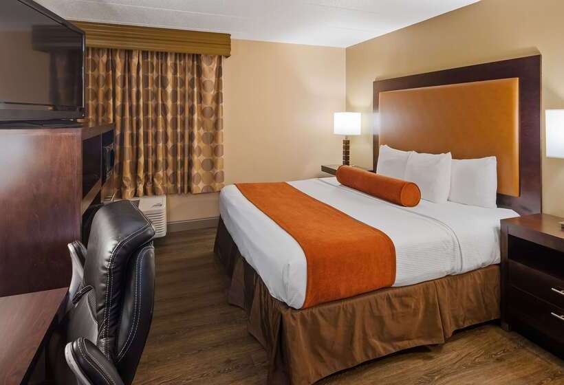 هتل Best Western Crossroads Of The Bluffs