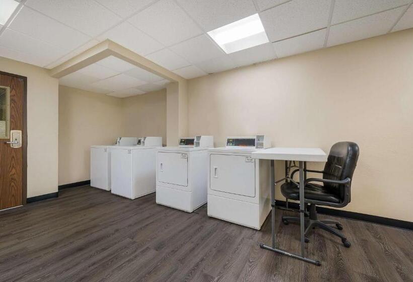 בית מלון כפרי Best Western Detroit Livonia