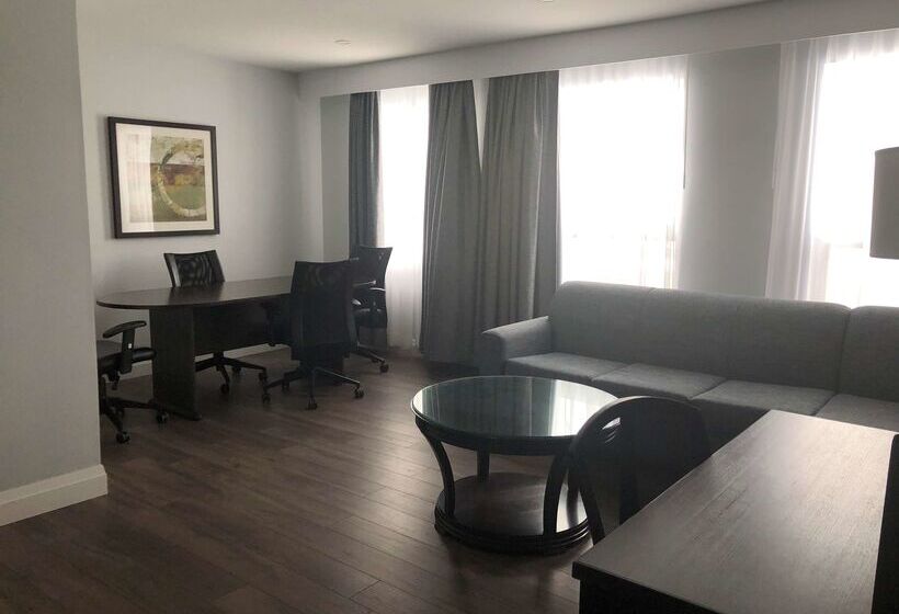 فندق Best Western Plus Barrie
