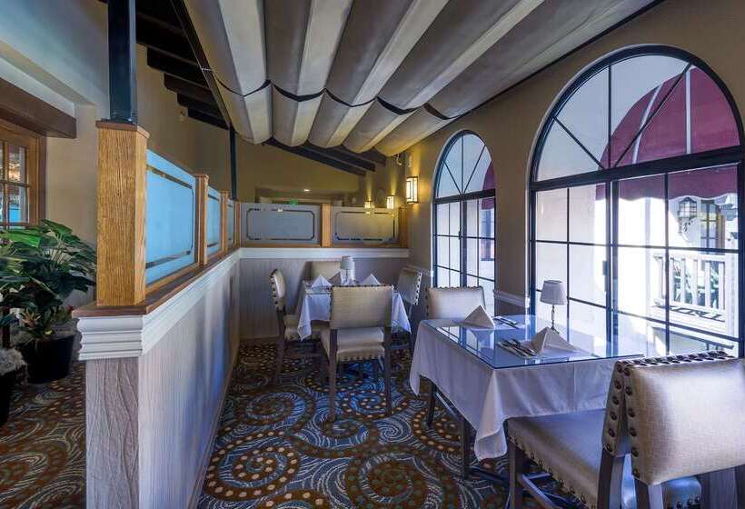 בית מלון כפרי Best Western Plus Carpinteria Inn