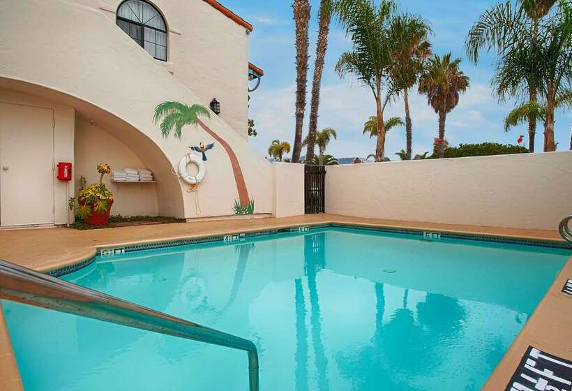 בית מלון כפרי Best Western Plus Carpinteria Inn