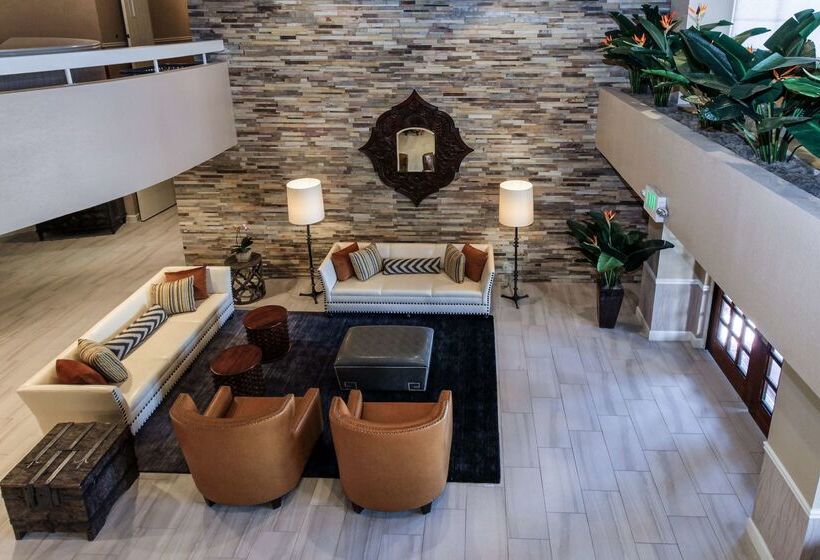 בית מלון כפרי Best Western Plus Carpinteria Inn