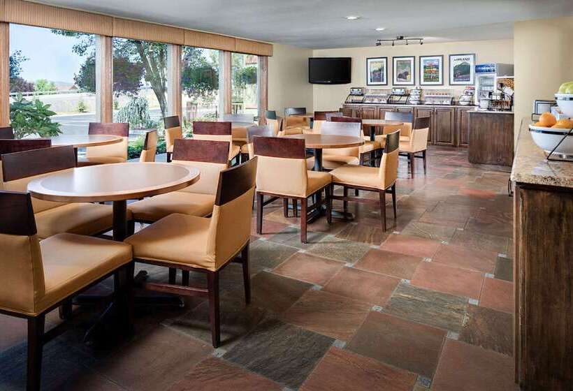فندق Comfort Inn & Suites Ashland