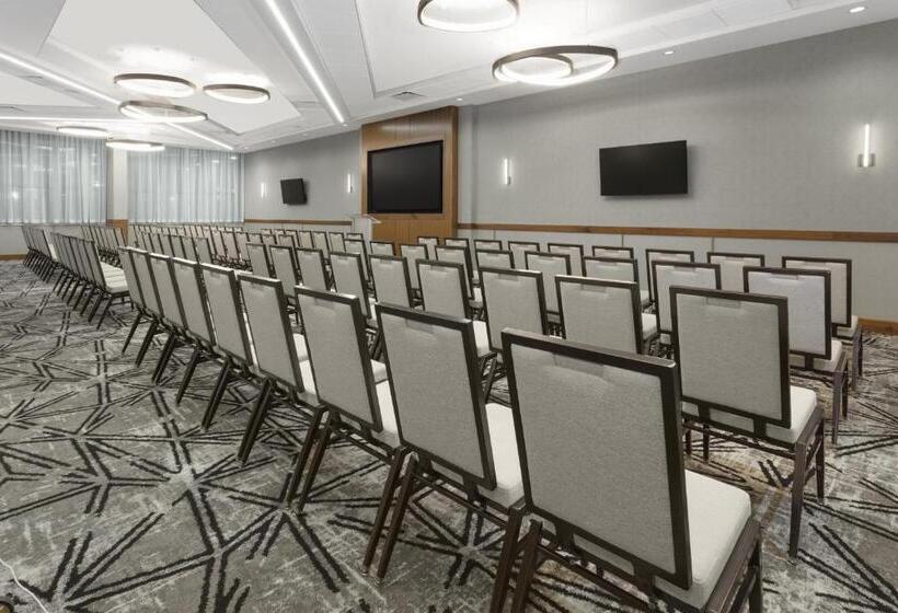هتل Crowne Plaza Lansing, An Ihg
