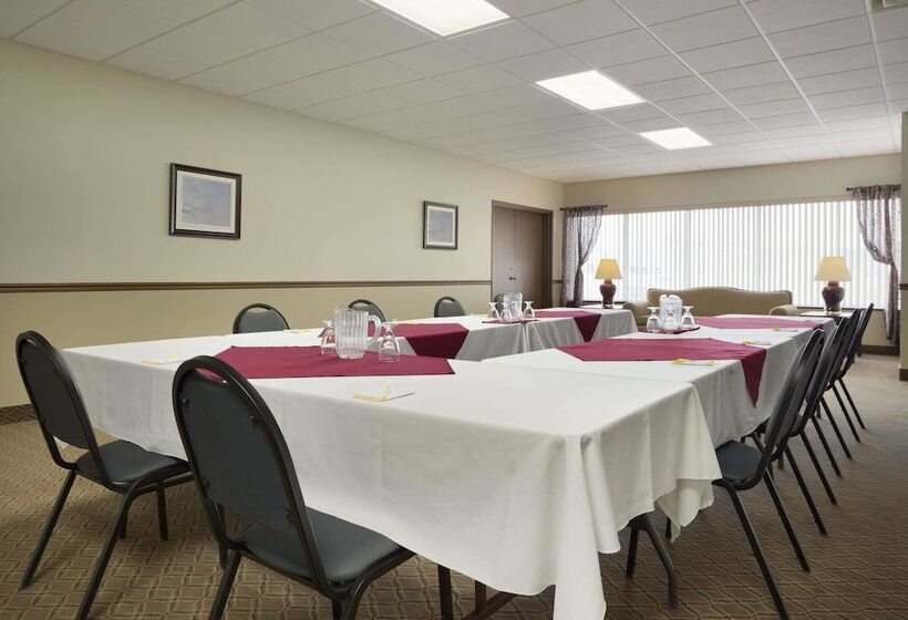 בית מלון כפרי Days Inn By Wyndham Dalhousie