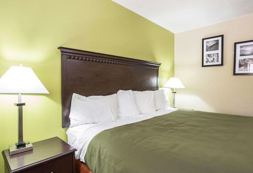 هتل Econo Lodge Biltmore