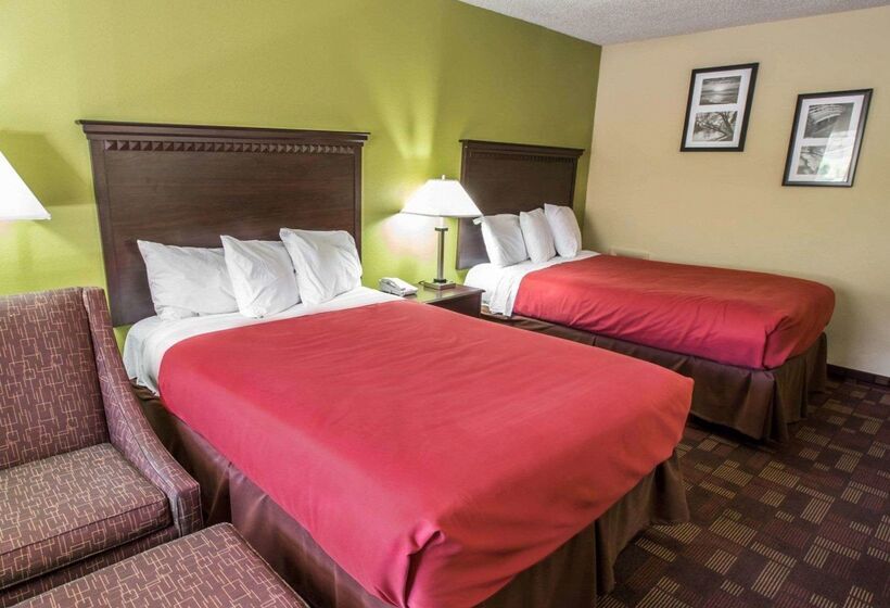 هتل Econo Lodge Biltmore