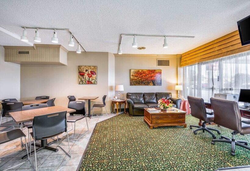 فندق Econo Lodge Corinth