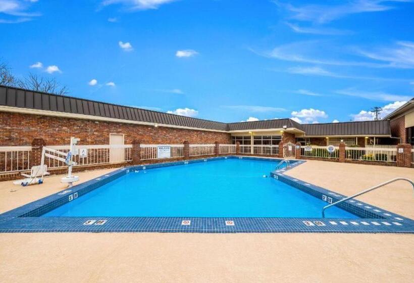 فندق Econo Lodge Corinth