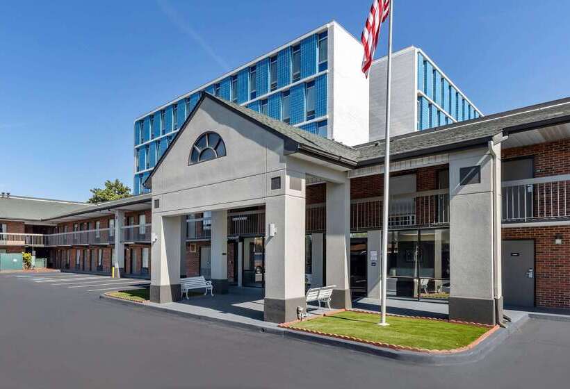 هتل Econo Lodge Augusta, Downtown