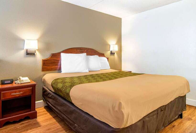 فندق Econo Lodge Inn & Suites