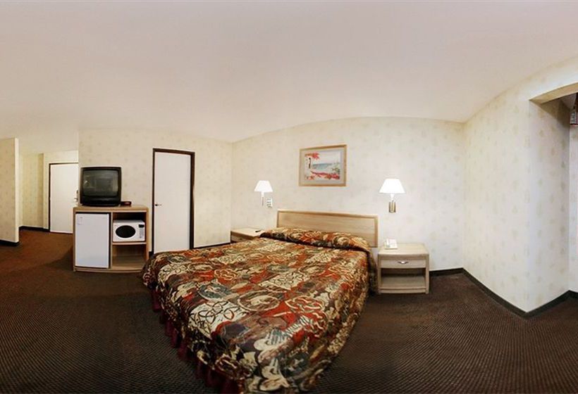 Отель Econo Lodge