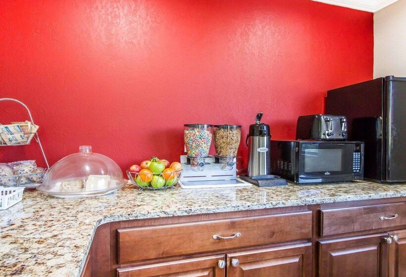 בית מלון כפרי Econo Lodge Lanett