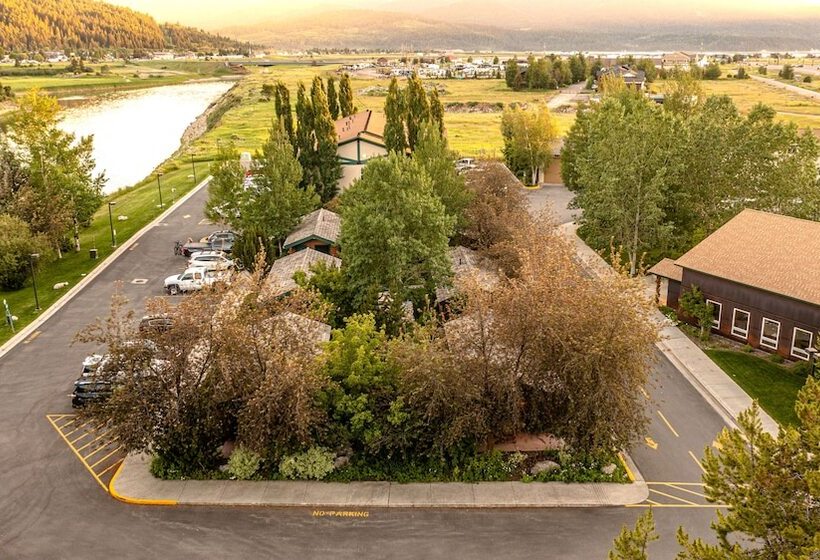 فندق Flying Saddle Resort And Steak House