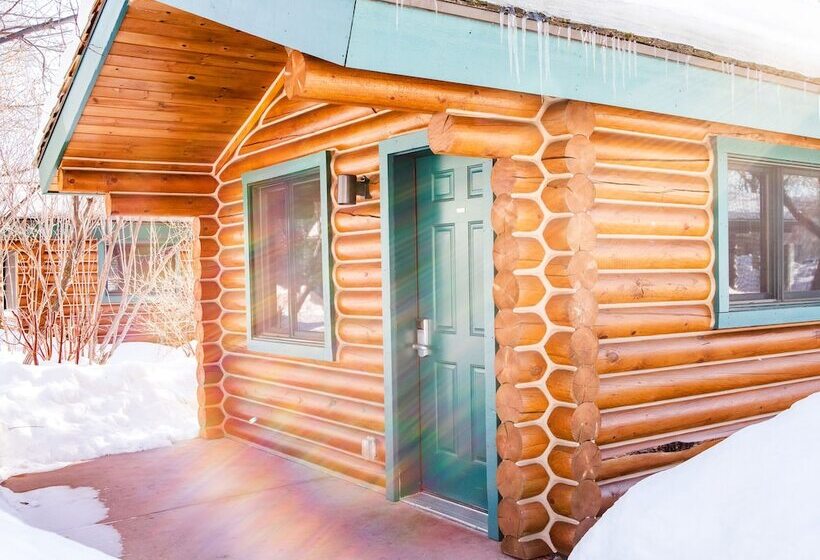 فندق Flying Saddle Resort And Steak House