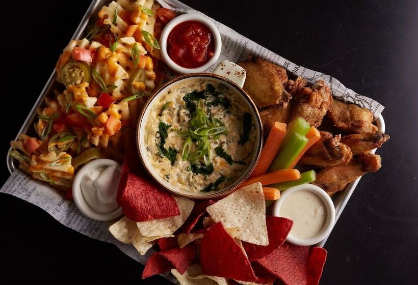 هتل Four Points By Sheraton Windsor Downtown