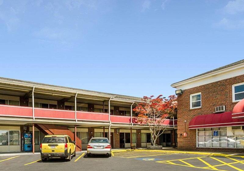 호텔 Framingham Inn