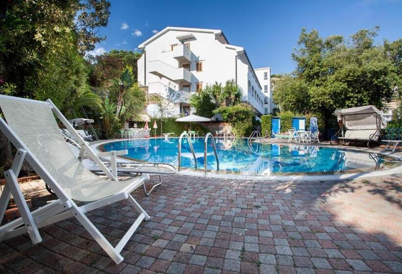 Grand Hotel De Rose