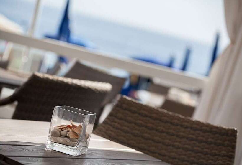 Grand Hotel De Rose