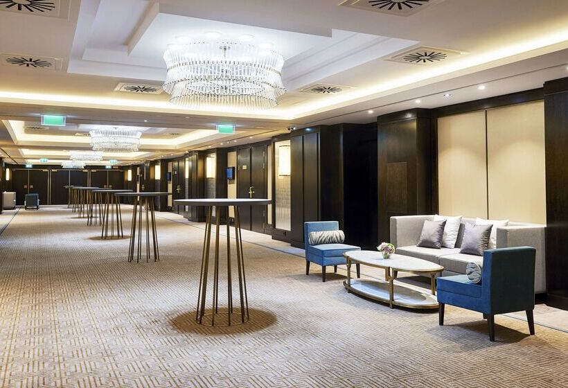 בית מלון כפרי Hilton Budapest