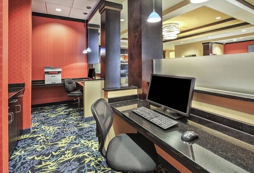 هتل Holiday Inn Express & Suites Dayton South   I 675, An Ihg