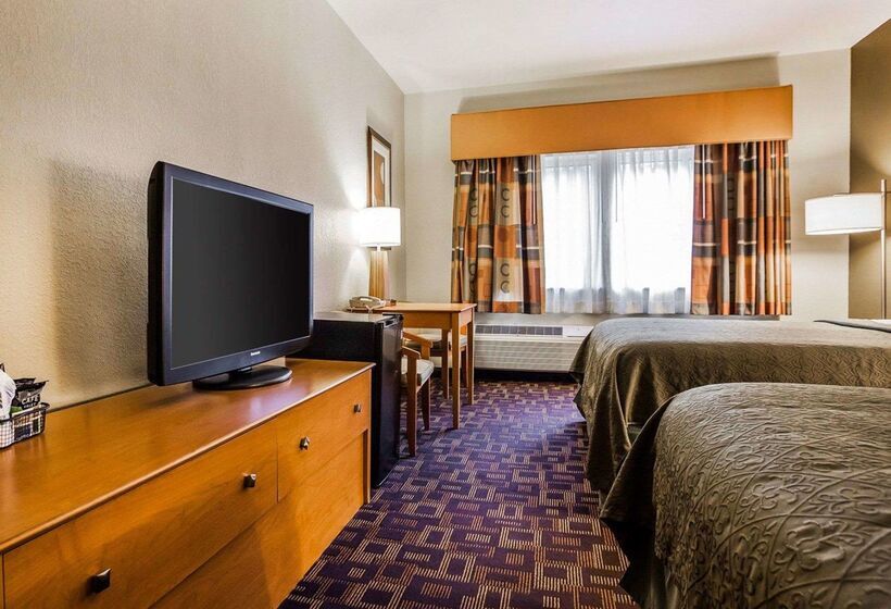 هتل Quality Inn & Suites Des Moines Airport