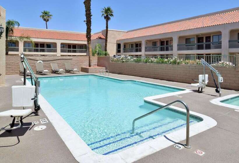 Отель Signature Inn Indio I 10