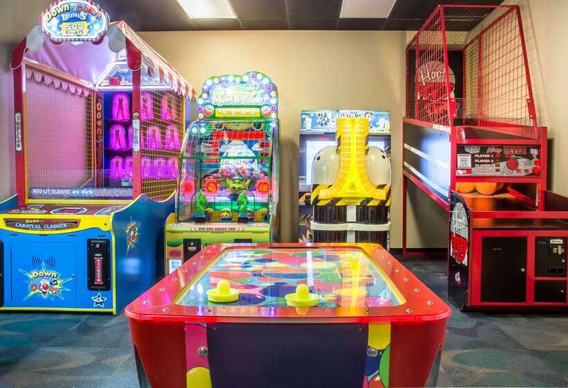 فندق Quality Inn & Suites Palm Island Indoor Waterpark