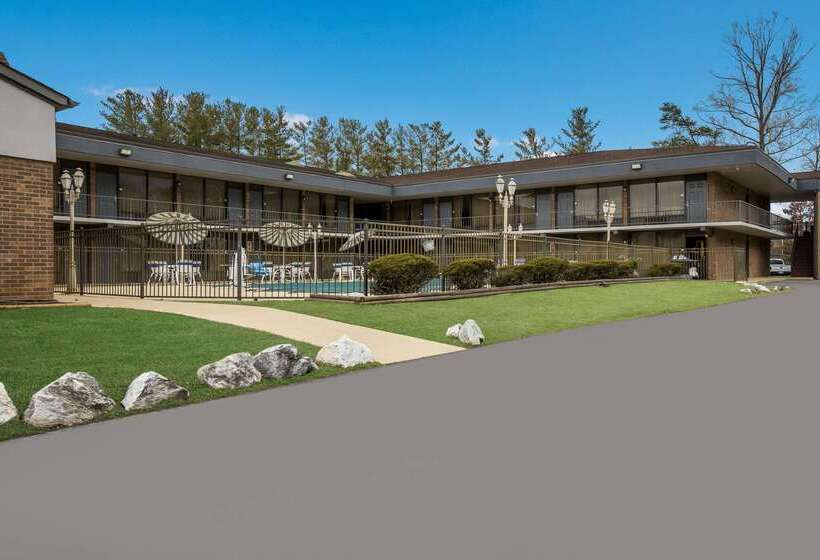 בית מלון כפרי Quality Inn Asheville Airport