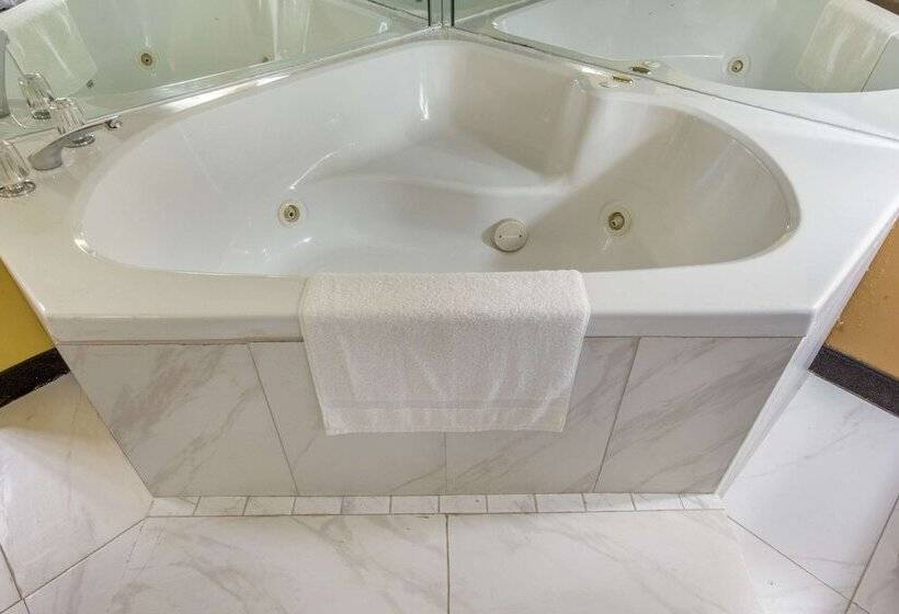 Отель Quality Inn