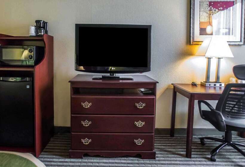 ホテル Quality Inn Mill Hall   Lamar