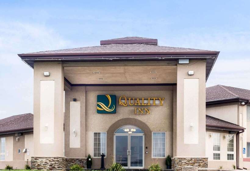 בית מלון כפרי Quality Inn Oacoma   Chamberlain