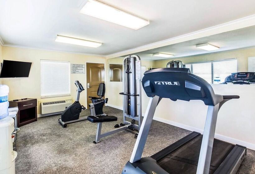 בית מלון כפרי Quality Inn & Suites