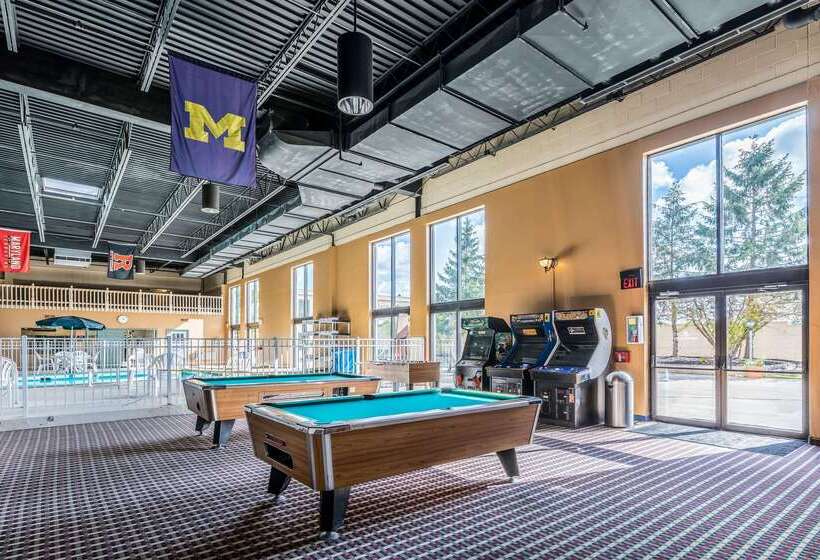 فندق Quality Inn University Lansing