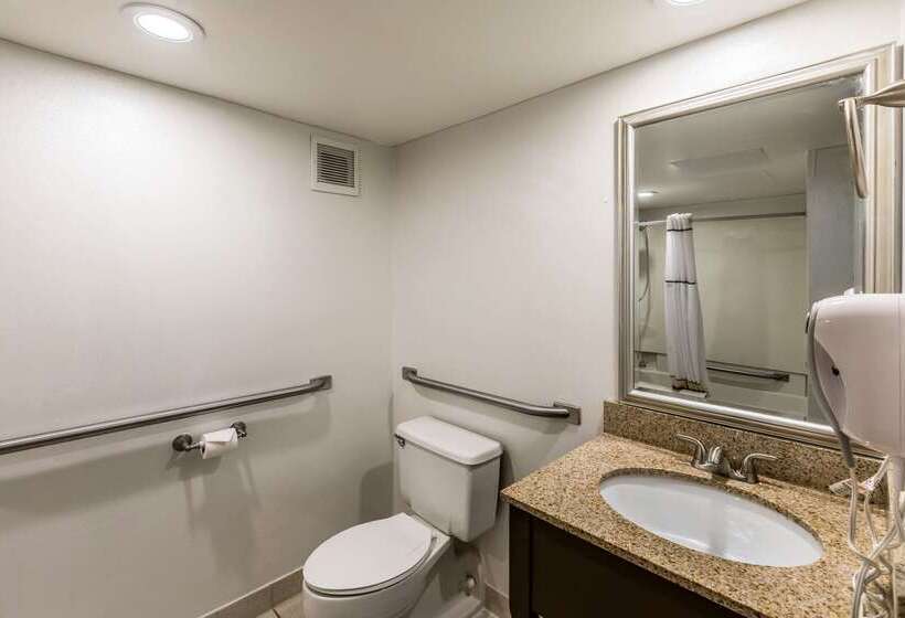 فندق Quality Inn University Lansing