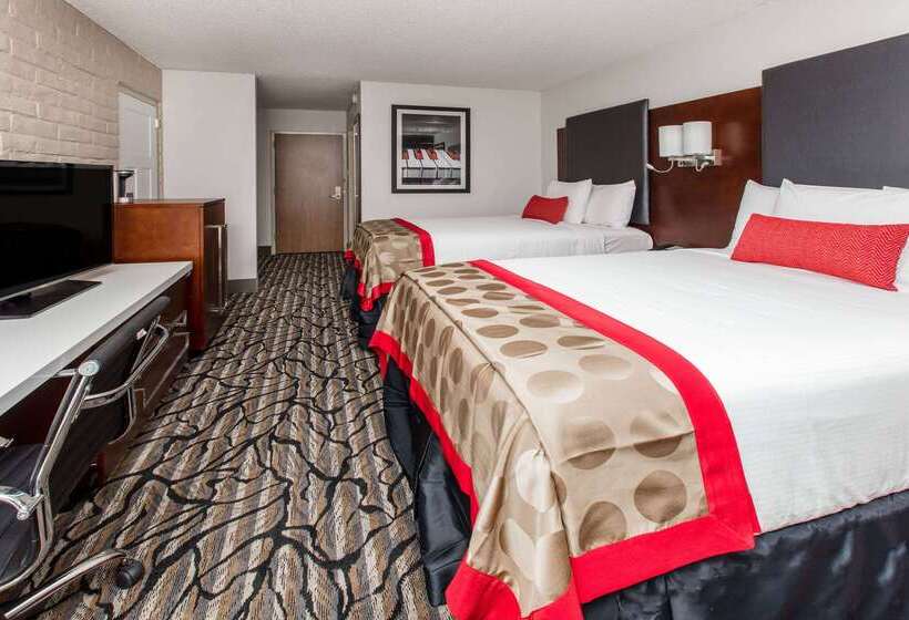 هتل Ramada By Wyndham Austin South