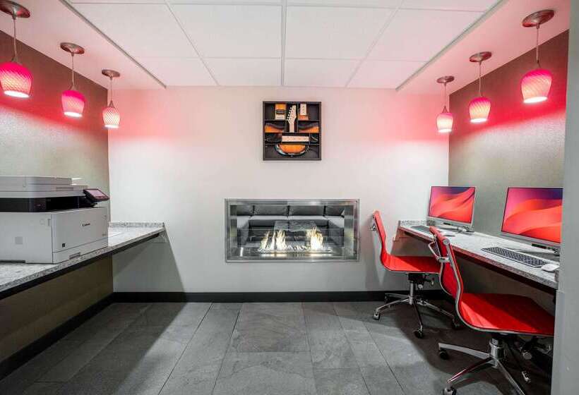 هتل Ramada By Wyndham Austin South