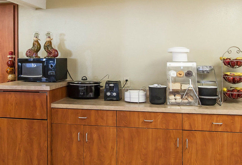 בית מלון כפרי Rodeway Inn Effingham