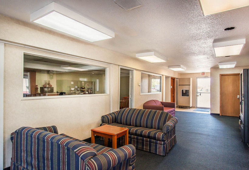 בית מלון כפרי Rodeway Inn Effingham