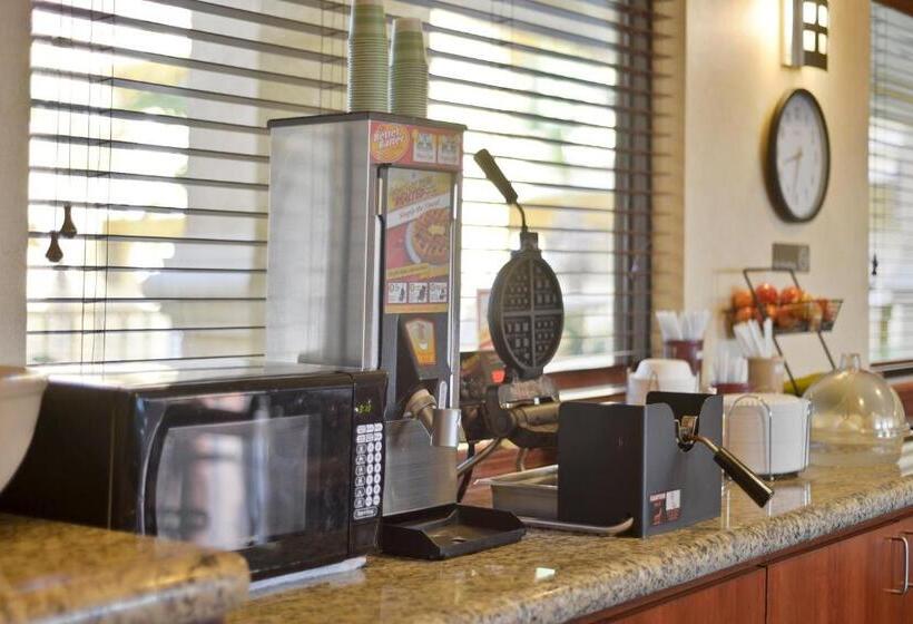 Отель Super 8 By Wyndham Corpus Christi Northwest