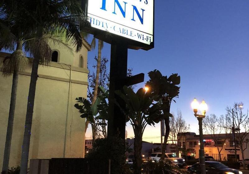 Отель Travelers Inn